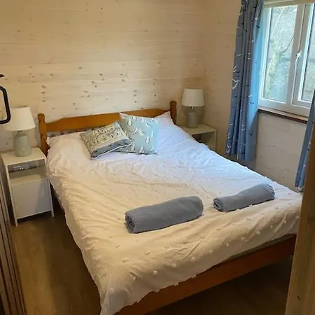 Idyllic Cornish Retreat At Puffin Lodge Helston Exterior photo