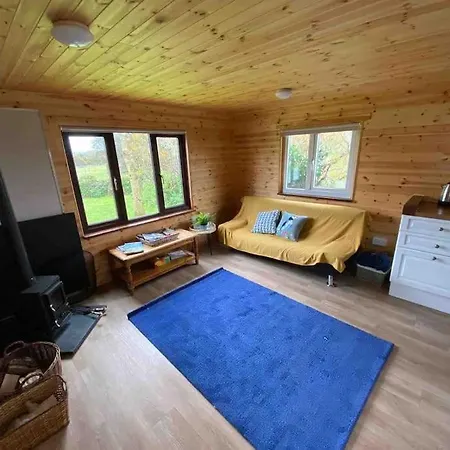 Idyllic Cornish Retreat At Puffin Lodge Helston Exterior photo