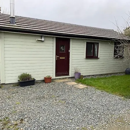 Idyllic Cornish Retreat At Puffin Lodge Helston Exterior photo