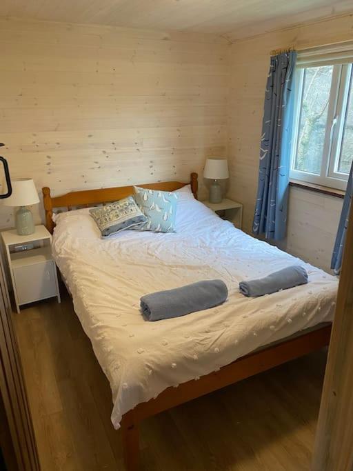 Idyllic Cornish Retreat At Puffin * Helston